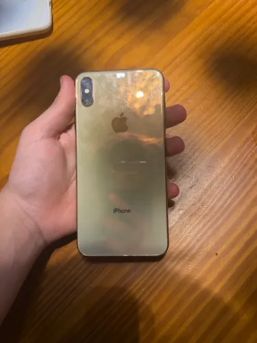 iPhone XS dourado