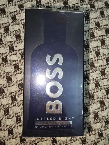 (NOVO)Perfume Hugo Boss BOTTLED NIGHT<br>PerPerfu<br>EAU DE TOILETTE<br><br>NATURAL SPRAY VAPORISATEUR