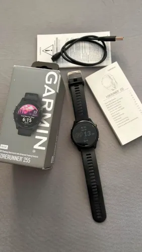 Relógio GARMIN Forerunner 255 Music - Semi