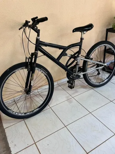 VENDE-SE. Bicicleta aro 26
