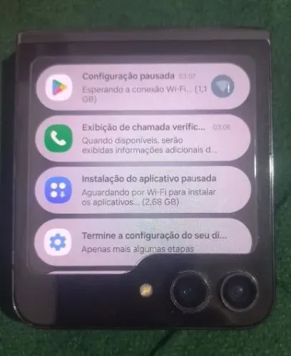 Zflip 5 515gb dando pra usar com atela de fora pois a de dentro tem que trocar o fkex