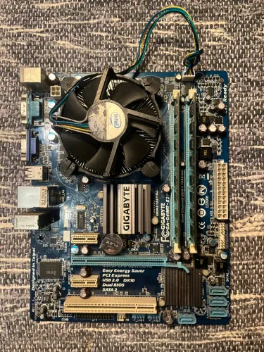 KIT PLACA-MÃE GIGABYTE + CORE 2 QUAD Q9650 + 8GB DDR3