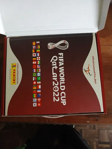 Álbum da copa 2022 capa dura perfeito com box completo