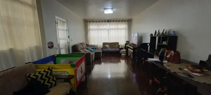 Casa à venda na Vila Santa Catarina.