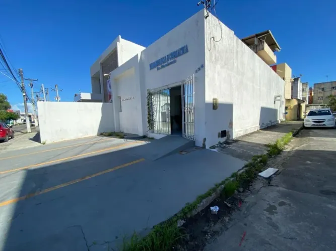 Comercial para Venda em Maceió, 5 dormitórios, 5 suítes, 6 banheiros, 5 vagas