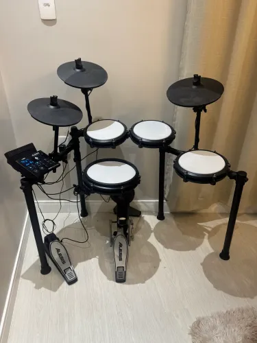 Bateria eletrônica Alessis nitro Max 