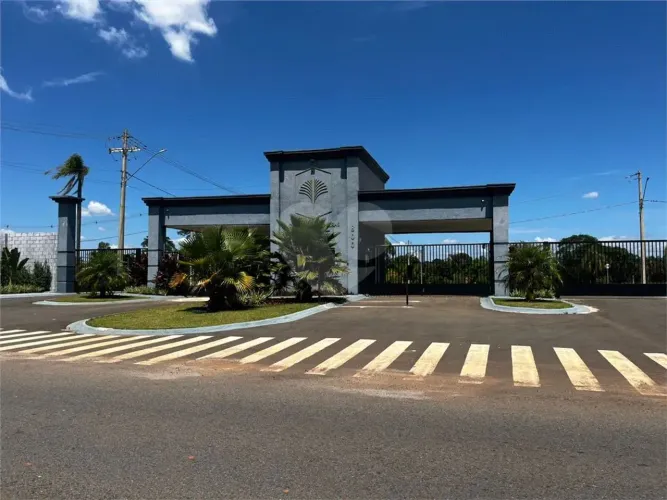 Loteamento à venda em Vila la brunetti - SP