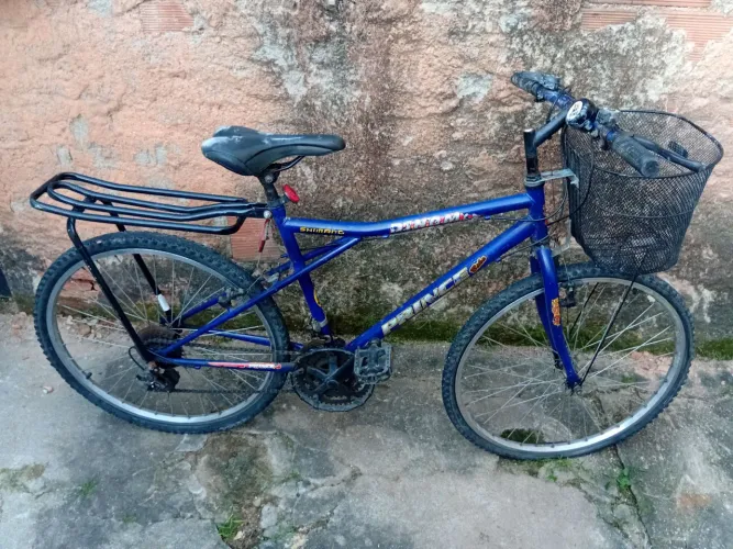 Bucixke swminova mas com pneu e camara da frente furado