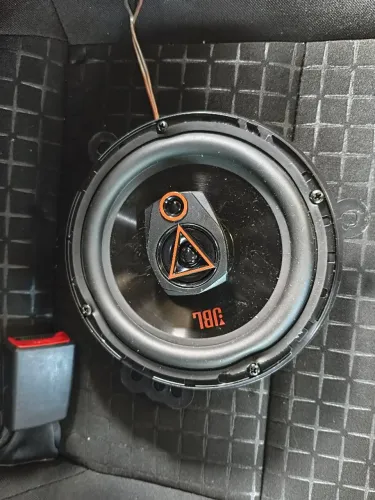 Alto falante para interior de automóvel