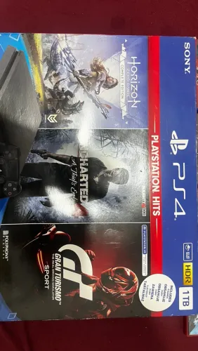 Vendo console PS4 Slim de 1 Tera