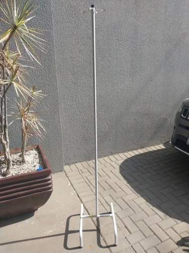 Suporte para soro hospitalar (USADO)