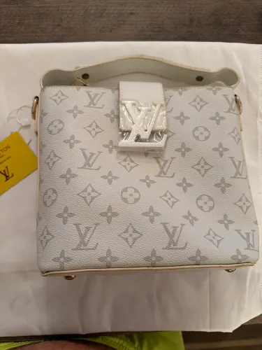 Bolsa Louis vuiton feminina