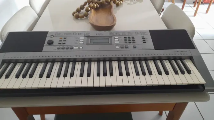 Teclado Yamaha PSR E353