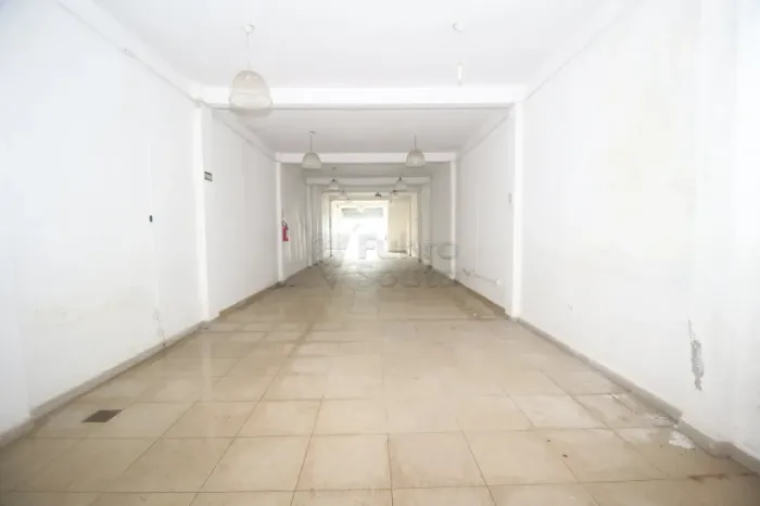 Aluguel de Loja em Prédio Comercial no Centro