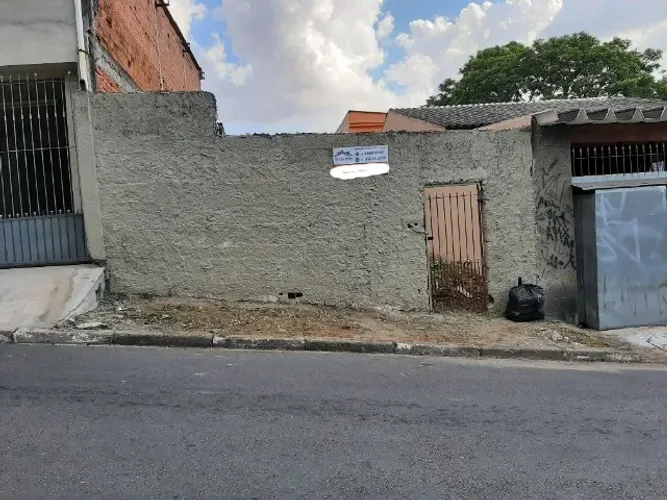 Terreno no Jaguaribe com 6 metros de frente por 27 metros nas laterais 162m