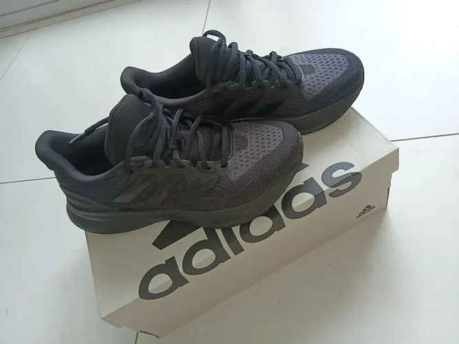 Tênis Adidas UltraRun 