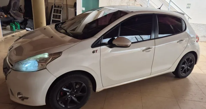 Peugeot 208 Allure 1.5 Flex 8V 5P 2014