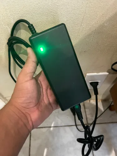 Carregador para bike elétrica - 42v-2.0A | Excelente estado