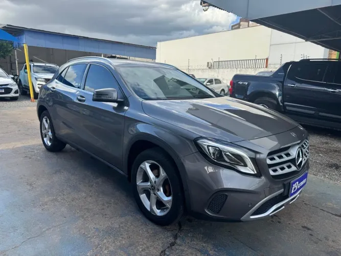 Mercedes-Benz GLA 200 Adv. 1.6/1.6 TB 16V Flex Aut. 2019