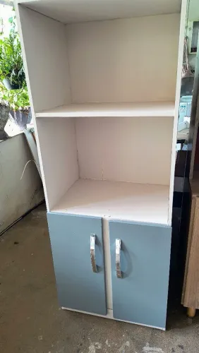 ARMÁRIO PARA FORNO E MICROONDAS ESPAÇOSO