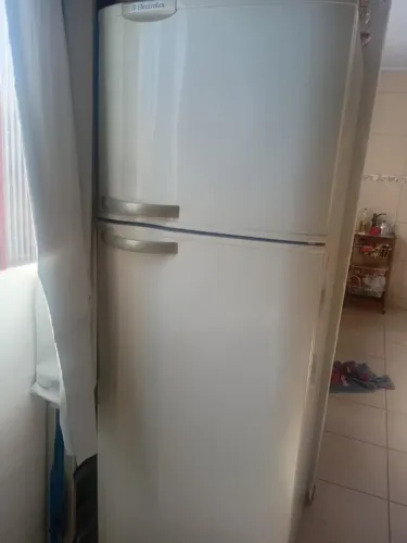 Geladeira Electrolux Duplex 360L 127v