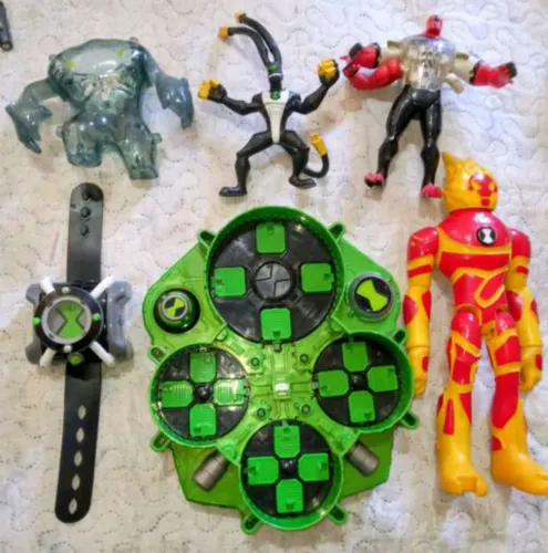 ITENS DE COLEÇÃO DO BEN 10, LEIA O ANÚNCIO