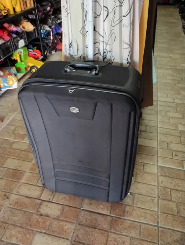 Mala preta de viagem