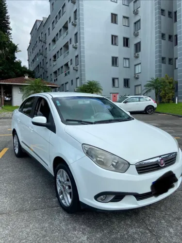 Fiat Grand Siena Essence 1.6 Flex 16V 2015