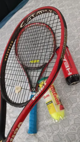 Kit com 2 Raquetes Volkl Catapult e Bolas de Tênis