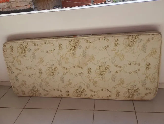 Colchão de solteiro!