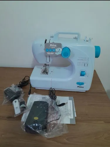 Máquina de costura Philco 