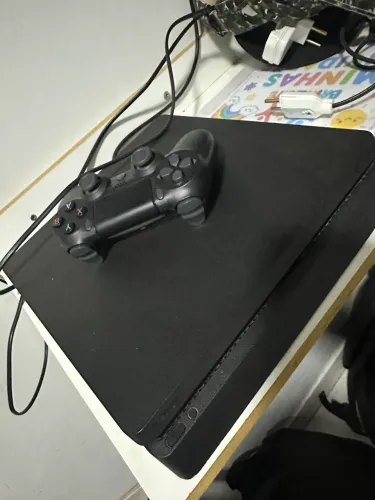 PS4 slim 1tb