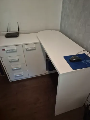 Escrivaninha em L giratório