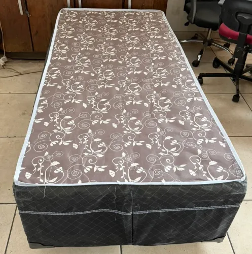 Cama Box solteiro unibox 5 cm de espuma acoplada seminova conservadissima 