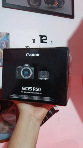 CÂMERA CANON R50 NOVA