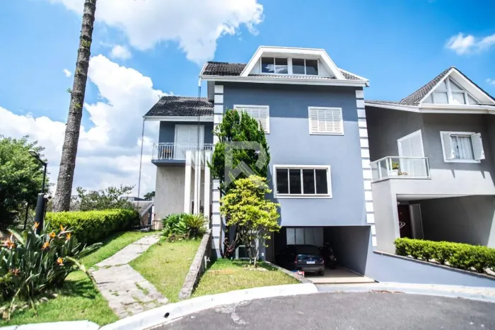 Casa em Condomínio com Garden, 4 quartos 4 vagas para venda, 286 m² - São Brás - Curitiba/