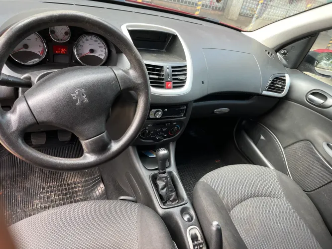 Peugeot 207 XR 1.4 Flex 8V 5P 2012