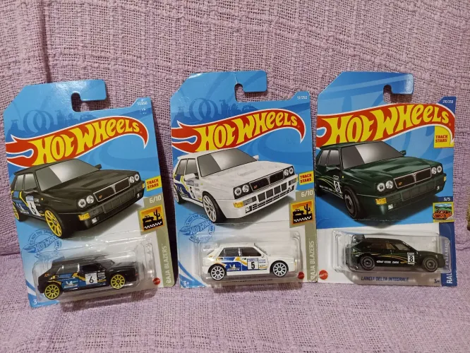 Hot Wheels Lancia kit com 3