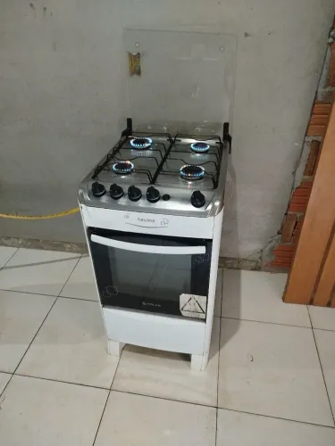 Fogão 04 Bocas Conservado Funcionando todas as Bocas e Forno.