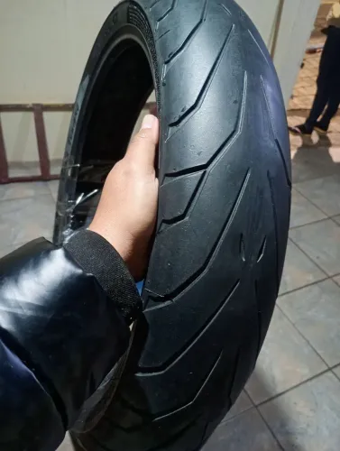 Pneu 120/70/18