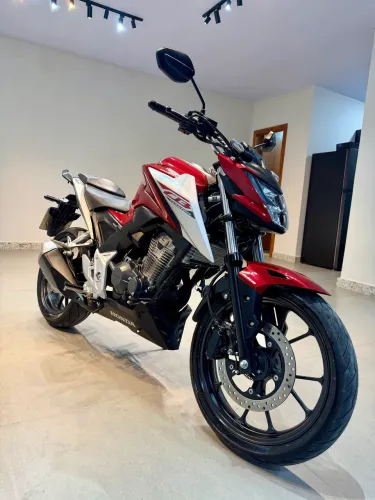 HONDA CB 300F TWISTER ABS 25/26 APENAS 3 MIL KM