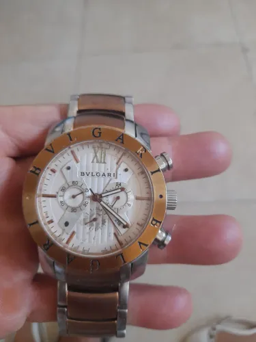 Vendo um relógio bugari funcionando perfeitamente