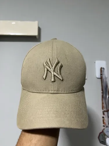 Boné Aba curva New Era NY Marrom