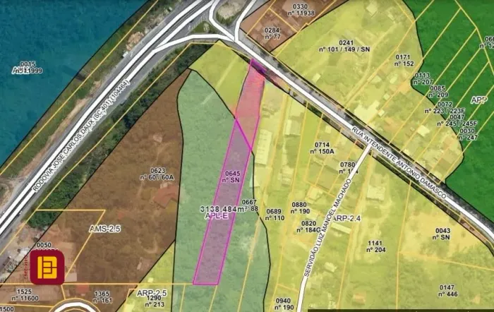 Terreno para venda no bairro Ratones, em Florianópolis - SC.