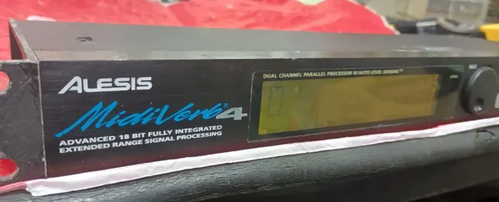 Processador Alesys Midiverb 4