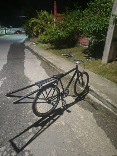 Bicicleta preta aro 26, em excelente estado, único dono! " Aceito ofertas "