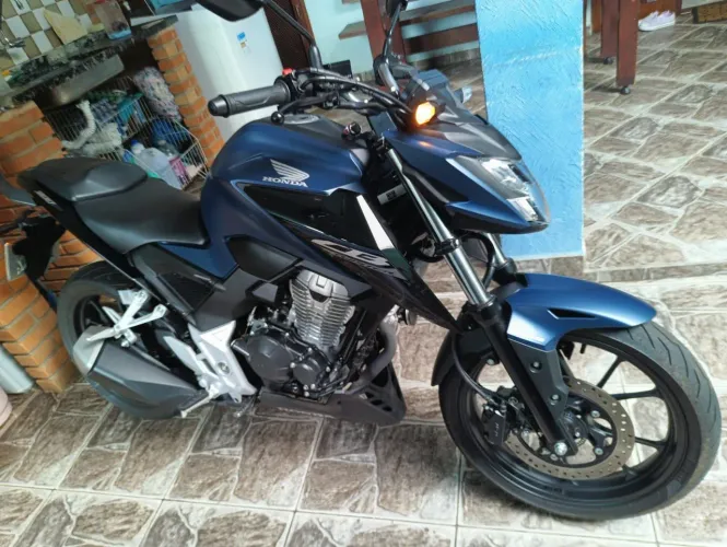 CB300f único dono sem detalhes