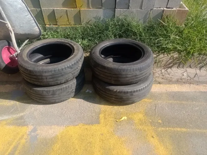 Pneu aro 185/60 aro15