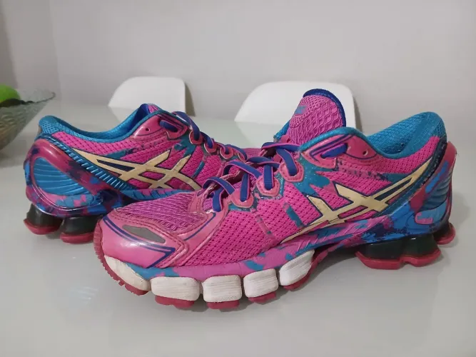 Vendo esse Tênis femenino 37 usado em bom estado 