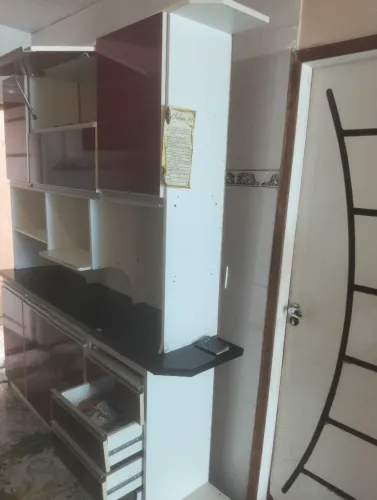 Armário Duplo, forte, cabe buscar 